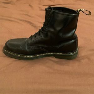 1460 SMOOTH LEATHER LACE UP BOOTS
